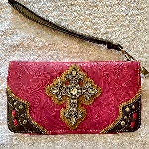 NWOT PINK TOOLED LEATHER CROSS ACCORDION WALLET/WRISTLET